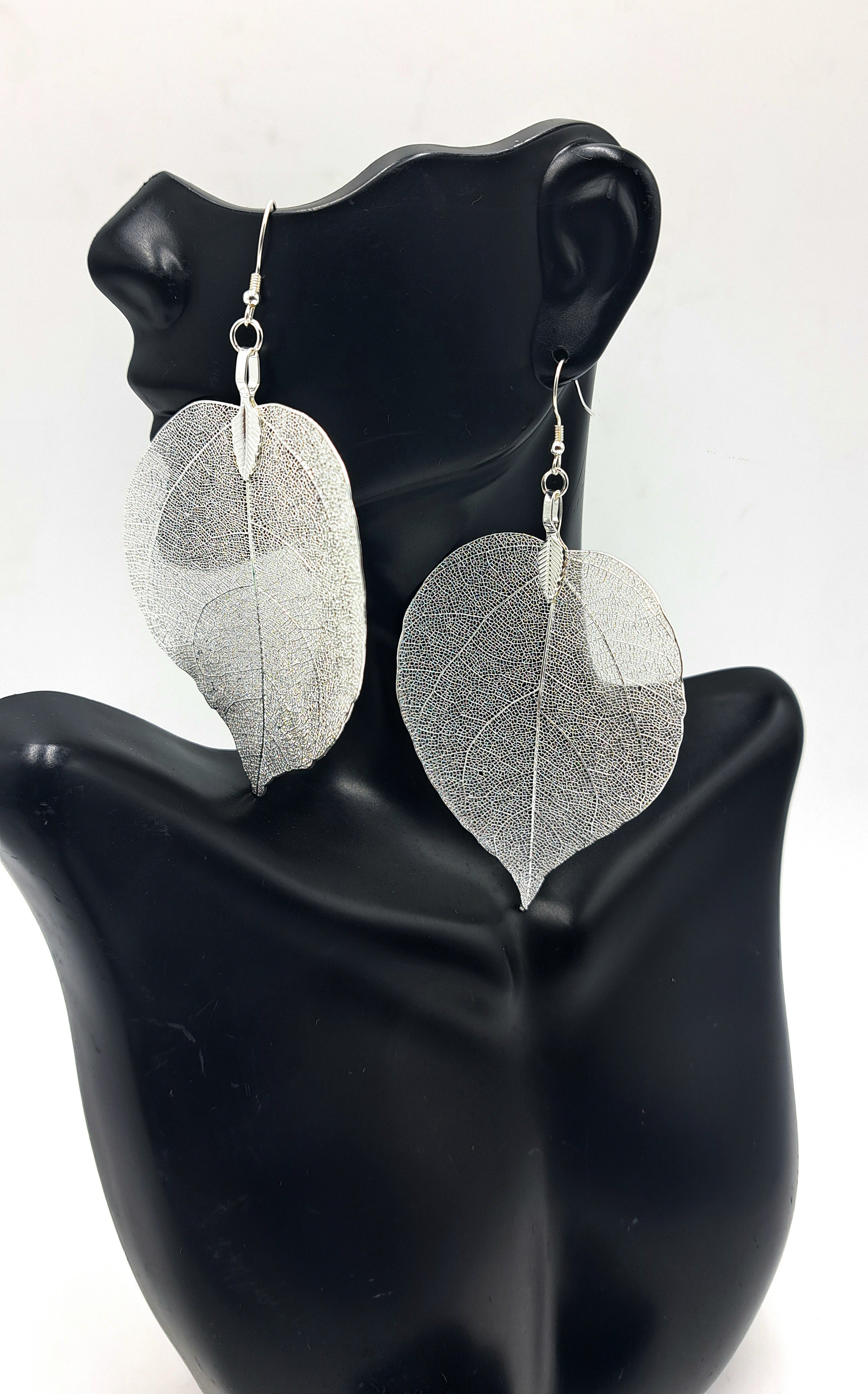 Filigree Leaf Drop Earring in Silver